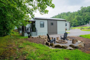 Creekside Modern Tiny Home - Firepit - Racoon Cabin